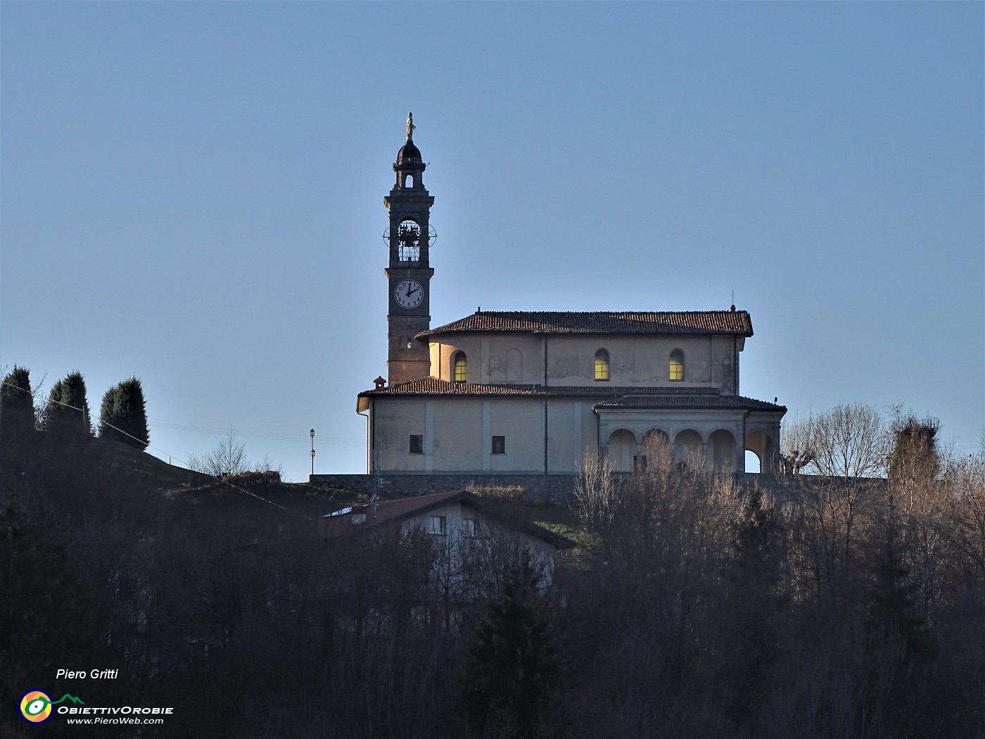 81 Da Pos.Castello vista verso la Chiesa di Miragolo S. Salvatore.JPG